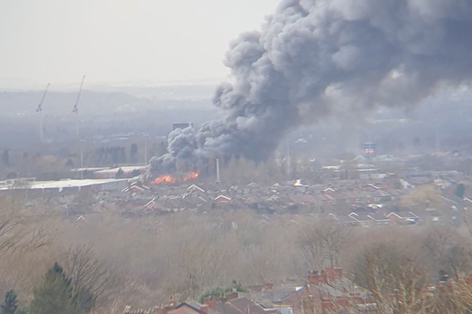 Major incident declared after large fire hits Manchester warehouse 